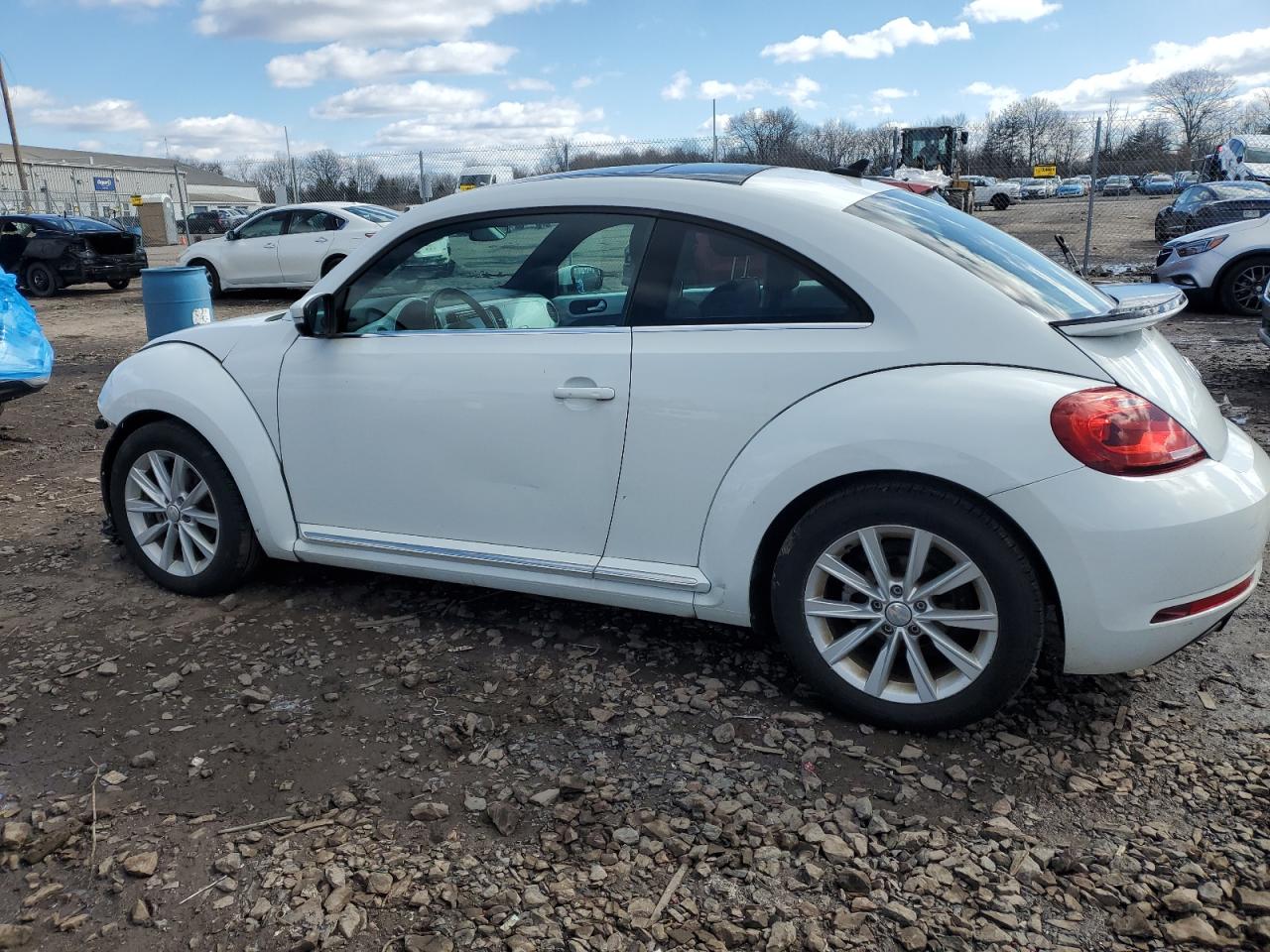2019 Volkswagen Beetle VIN 3VWJD7AT7KM707314 Copart auction photo, front end damage thumbnail 2