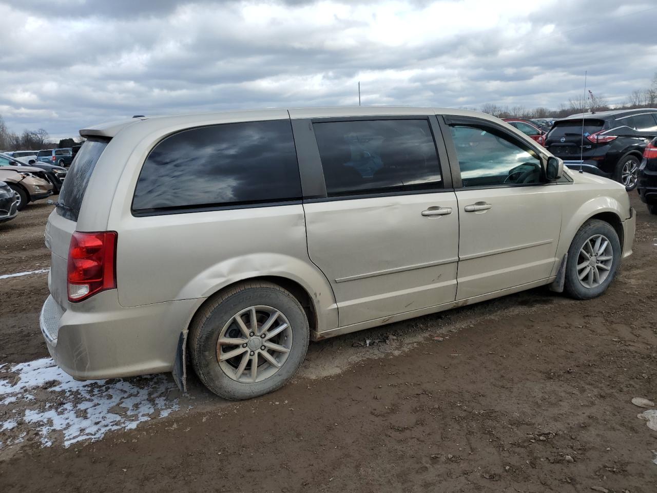 2015 Dodge Caravan VIN 2C4RDGBG1FR636407 Copart auction photo, front end / minor dent/scratches damage thumbnail 3