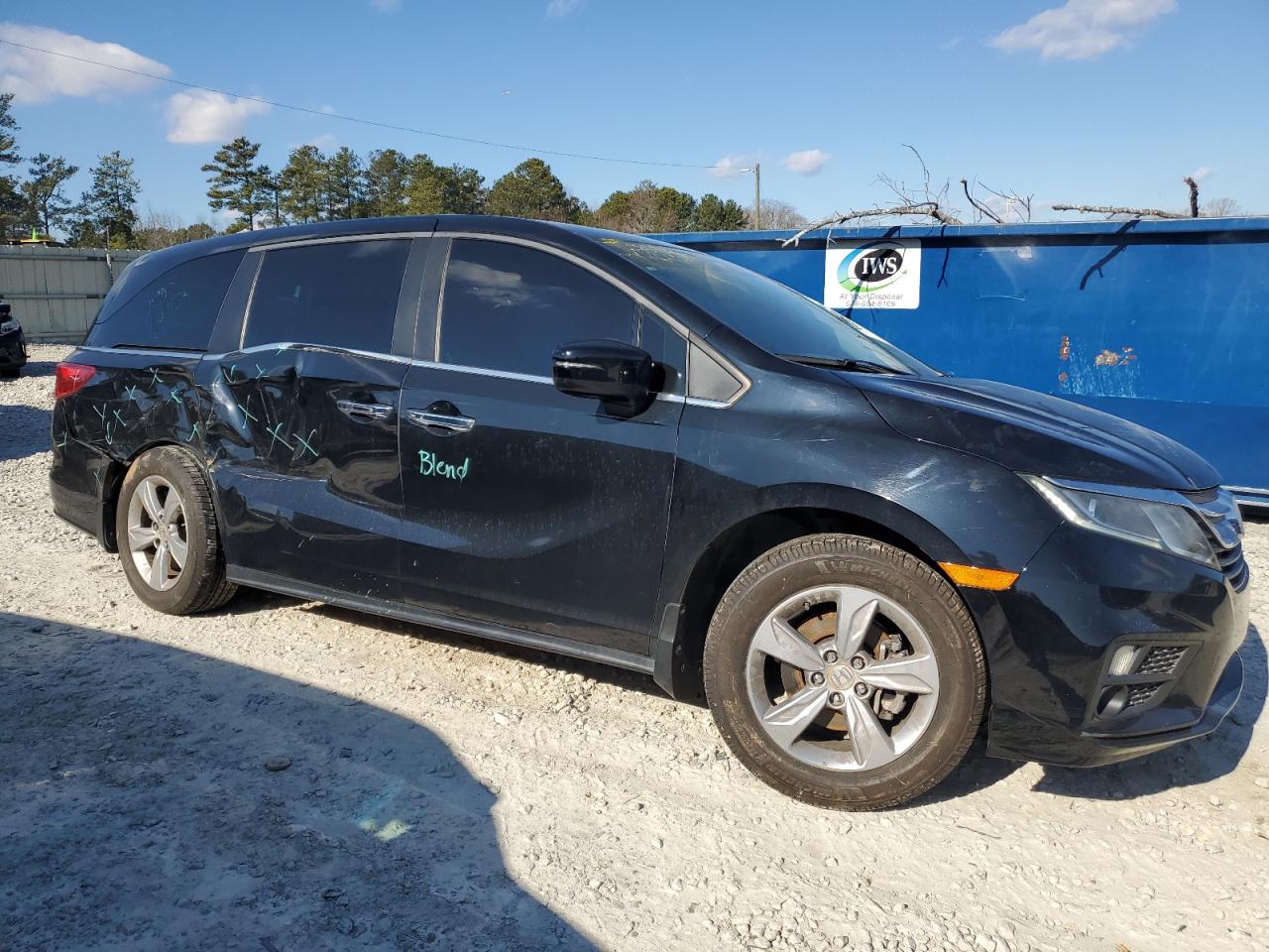 2018 Honda Odyssey VIN 5FNRL6H73JB077919 Copart auction photo, all over damage thumbnail 4