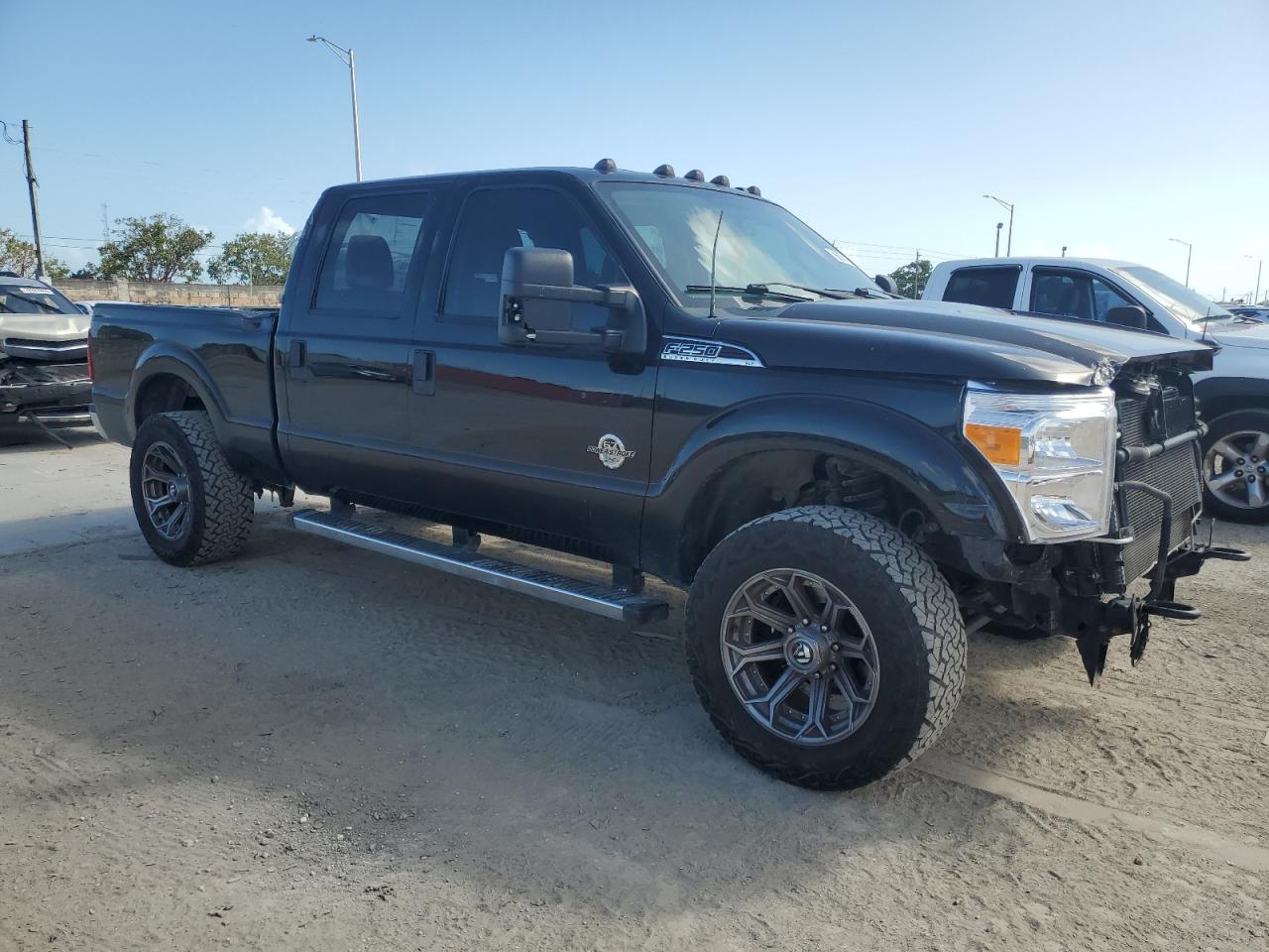 2016 Ford F250 VIN 1FT7W2BT8GEC87357 Copart auction photo, front end damage thumbnail 4