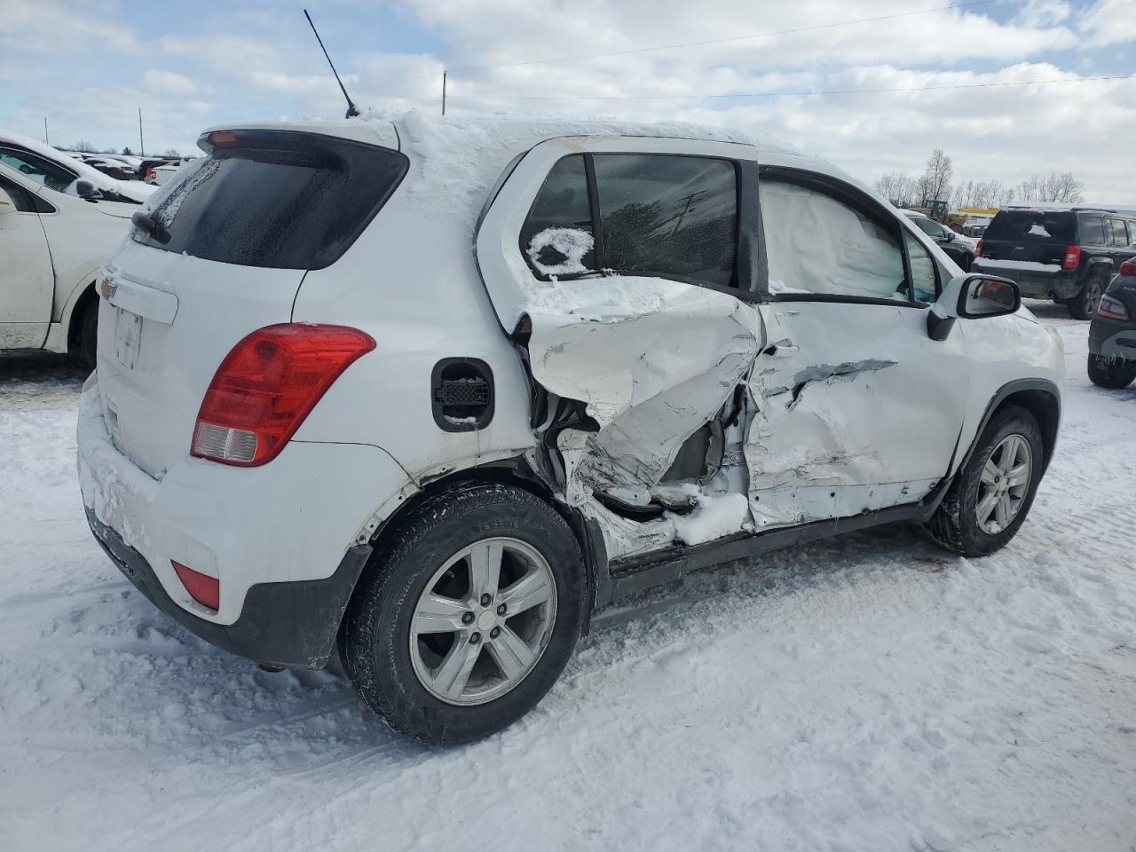 2019 Chevrolet Trax VIN 3GNCJKSB1KL337875 Copart auction photo, side / rear end damage thumbnail 3