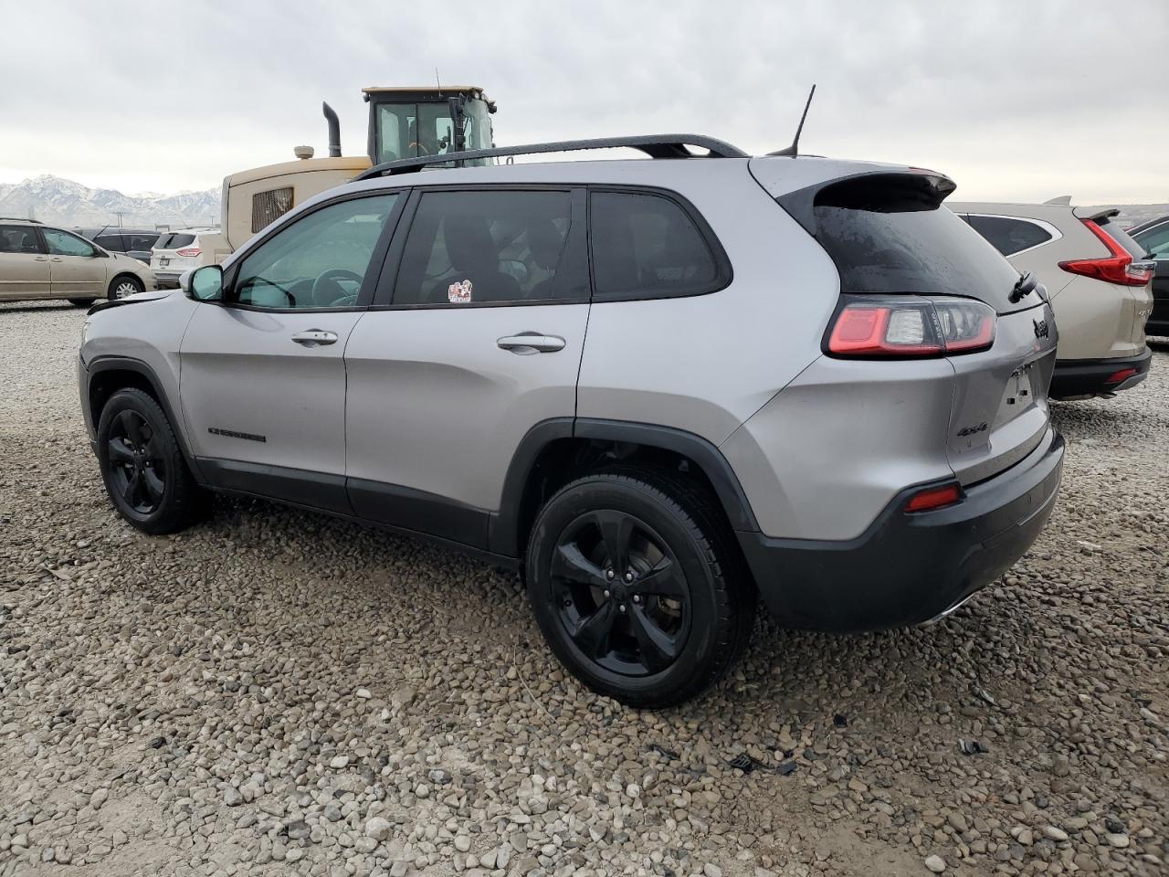 2019 Jeep Grand Cherokee VIN 1C4PJMLX2KD282245 Copart auction photo, front end damage thumbnail 2
