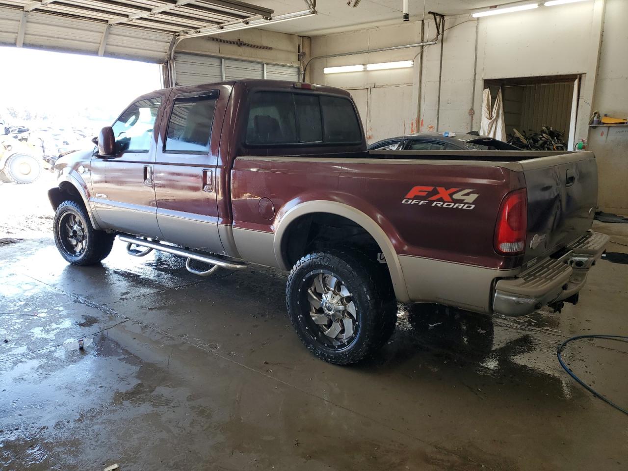 2004 Ford F250 VIN 1FTNW21P54EA23438 Copart auction photo, front end / minor dent/scratches damage thumbnail 2