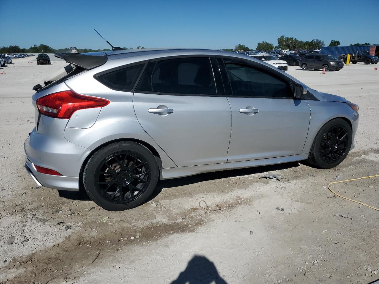 2016 Ford Focus VIN 1FADP3K25GL287606 Copart auction photo, rear end / front end damage thumbnail 3