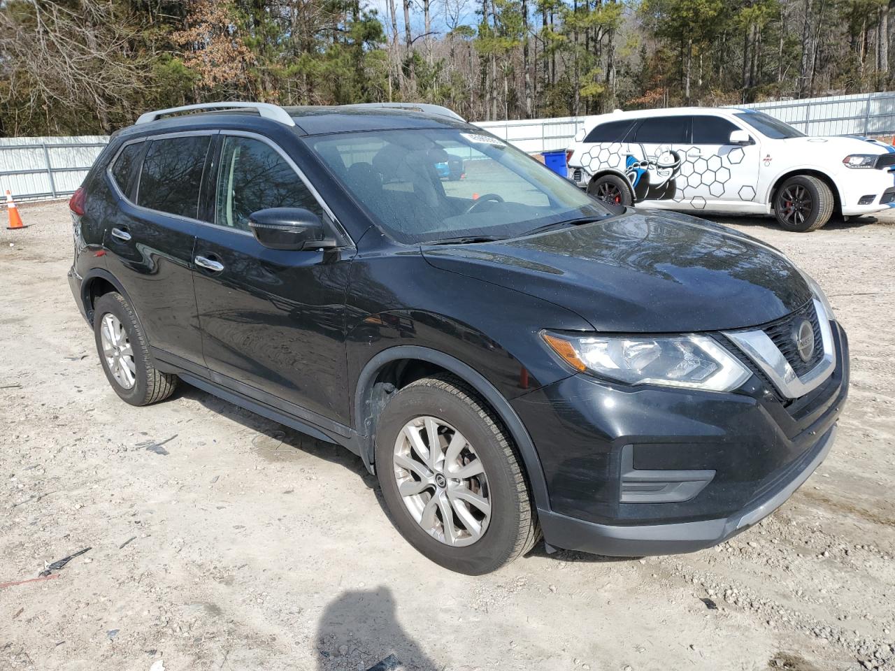 2018 Nissan Rogue VIN 5N1AT2MVXJC768805 Copart auction photo, rear end / minor dent/scratches damage thumbnail 4
