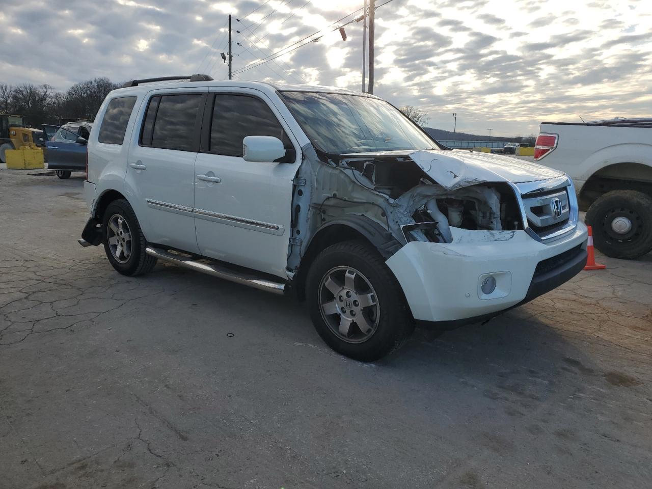 2011 Honda Pilot VIN 5FNYF3H92BB055947 Copart auction photo, front end / rear end damage thumbnail 4