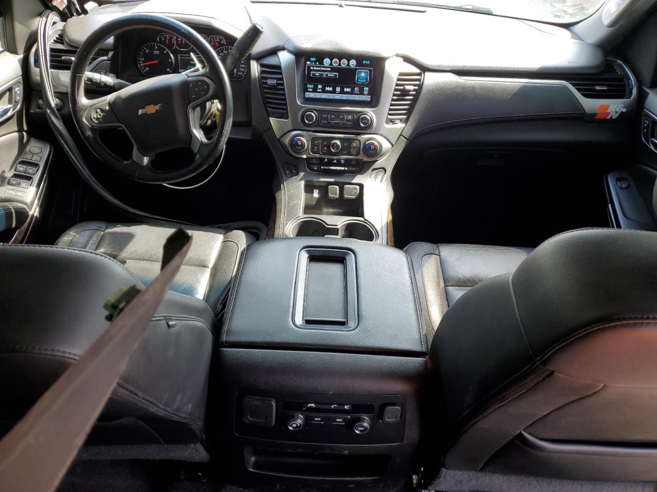 2019 Chevrolet Suburban VIN 1GNSKHKC2KR106707 Copart auction photo, front end / side damage thumbnail 8
