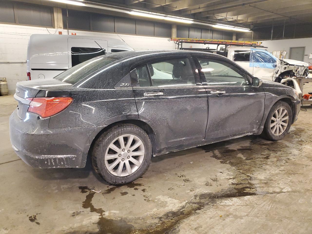 2013 Chrysler 200 VIN 1C3CCBCG3DN546751 Copart auction photo, mechanical / minor dent/scratches damage thumbnail 3