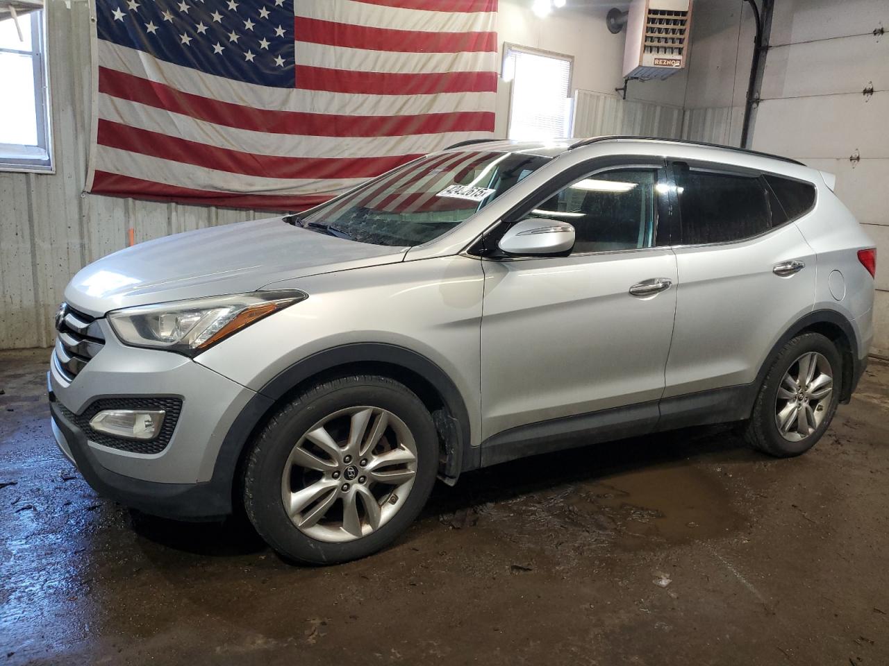 2013 Hyundai Santa Fe VIN 5XYZUDLA2DG044055