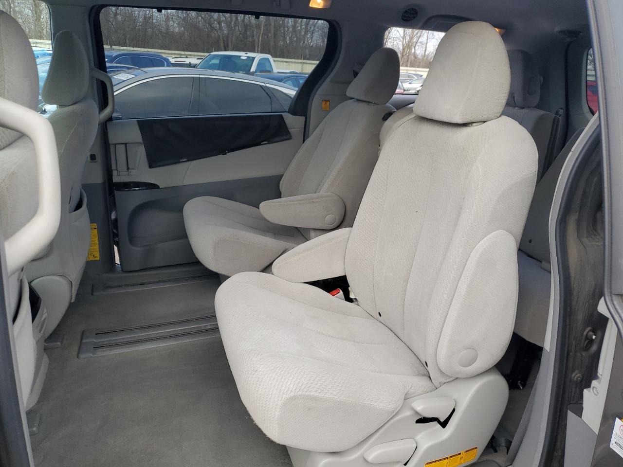 2011 Toyota Sienna VIN 5TDKK3DC9BS123403 Copart auction photo, side / rear end damage thumbnail 11