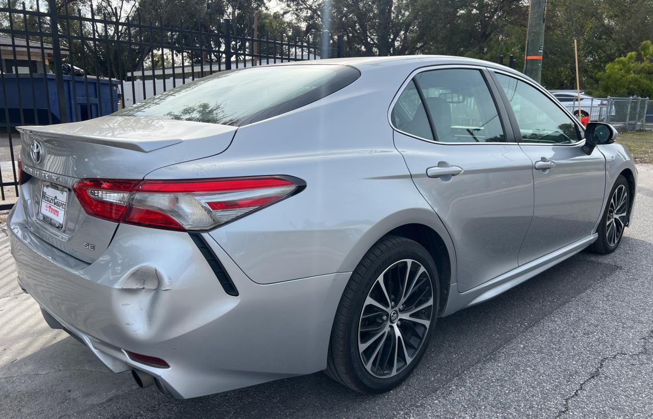 2018 Toyota Camry VIN 4T1B11HK5JU062422 Copart auction photo, mechanical / normal wear damage thumbnail 4