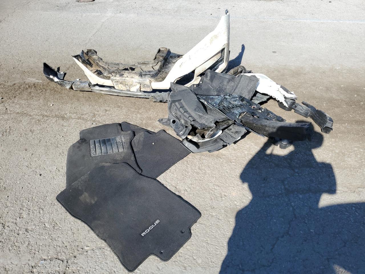 2020 Nissan Rogue VIN JN8AT2MTXLW010746 Copart auction photo, front end / side damage thumbnail 15