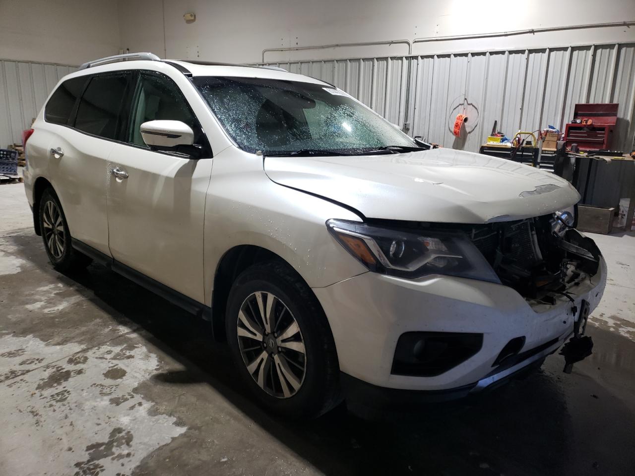 2017 Nissan Pathfinder VIN 5N1DR2MM5HC610241 Copart auction photo, front end damage thumbnail 4