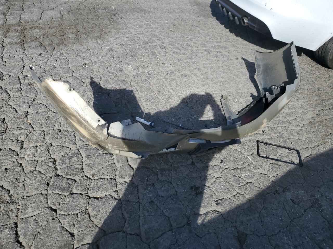 2009 Acura RL VIN JH4KB26609C002495 Copart auction photo, front end / side damage thumbnail 12