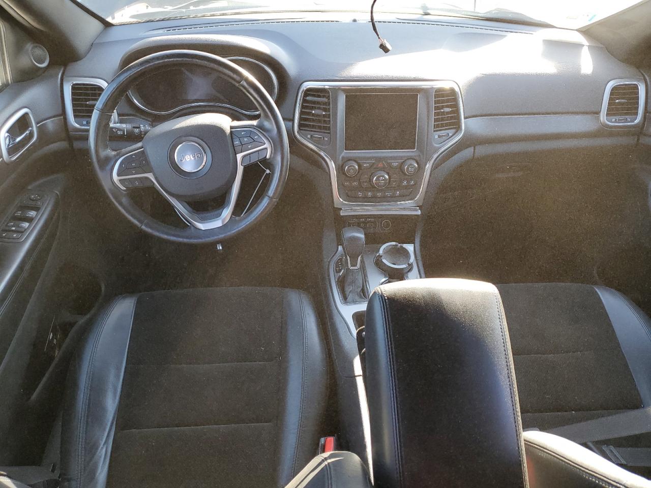 2018 Jeep Grand Cherokee VIN 1C4RJFAG4JC157002 Copart auction photo, vandalism damage thumbnail 8