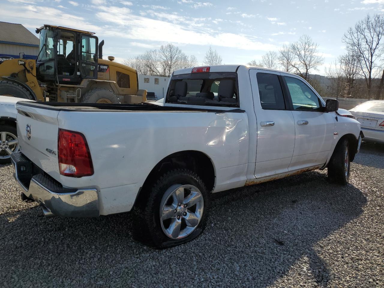 2015 RAM 1500 VIN 1C6RR7GT3FS640908 Copart auction photo, front end / rear end damage thumbnail 3