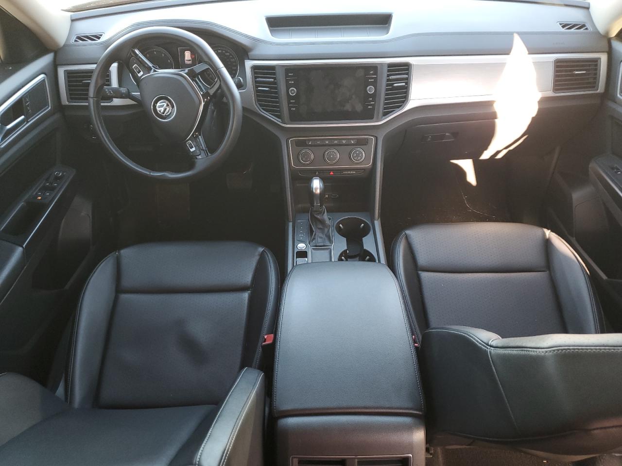 2018 Volkswagen Atlas VIN 1V2CR2CA3JC553761 Copart auction photo, front end damage thumbnail 8