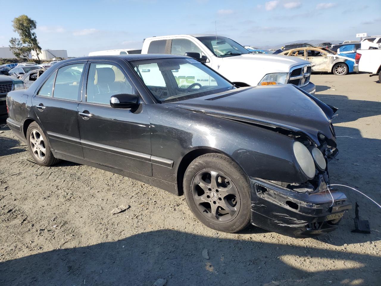2002 Mercedes-Benz E-klasse VIN WDBJF65J72B424966 Copart auction photo, front end damage thumbnail 4