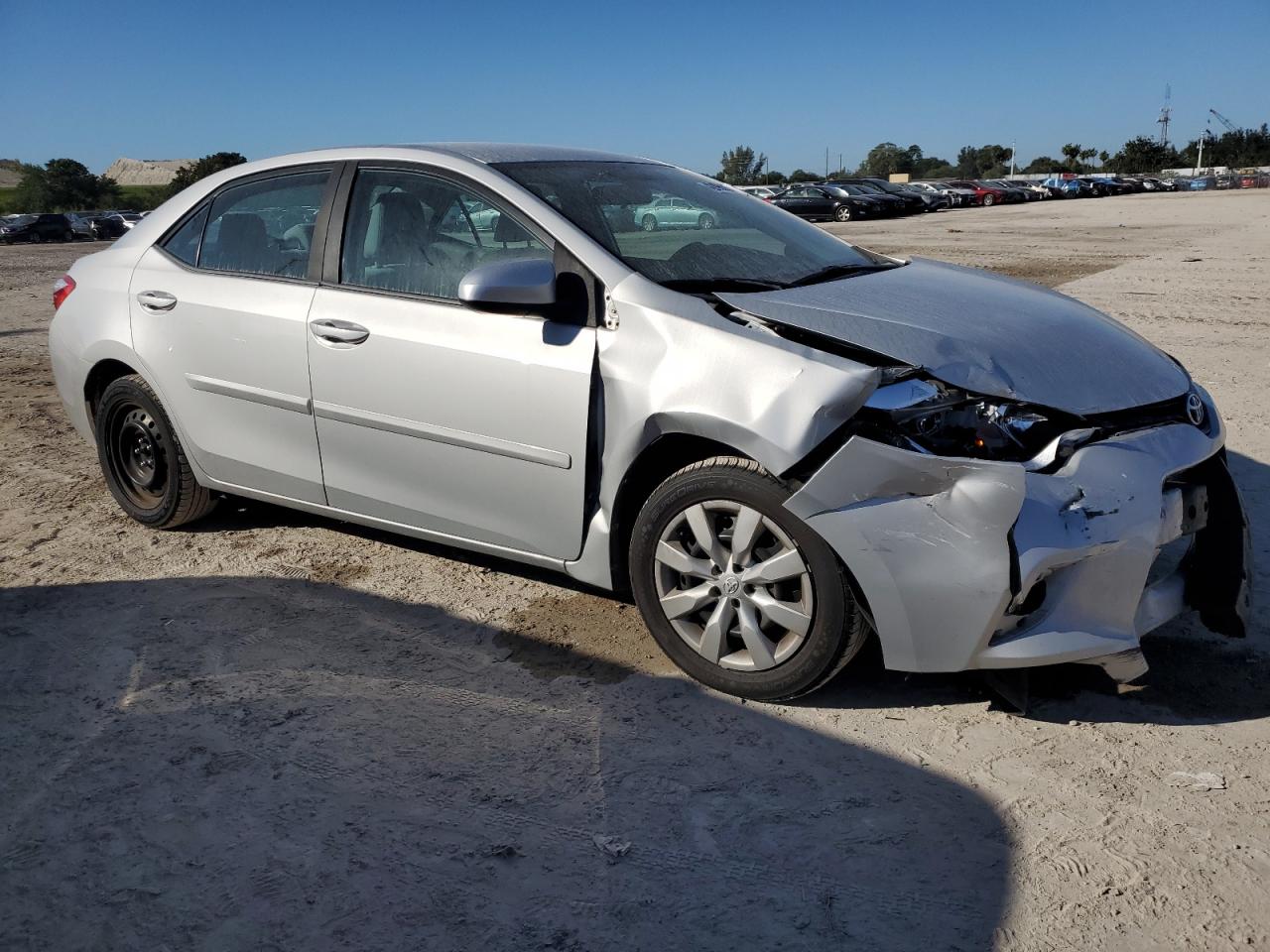 2014 Toyota Corolla VIN 2T1BURHE2EC206046 Copart auction photo, front end / minor dent/scratches damage thumbnail 4