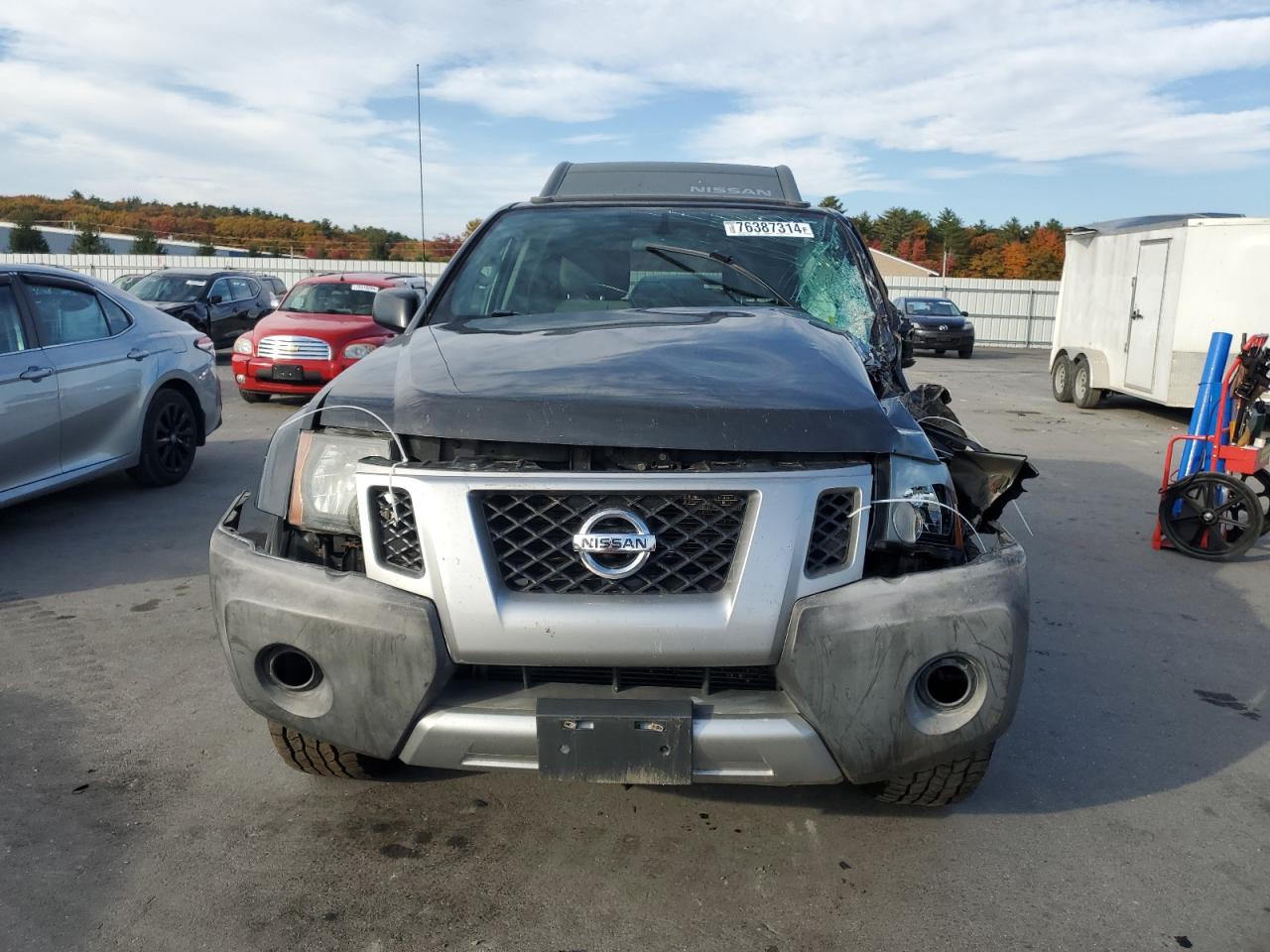 2015 Nissan XTerra VIN 5N1AN0NW8FN663312 Copart auction photo, front end / side damage thumbnail 5
