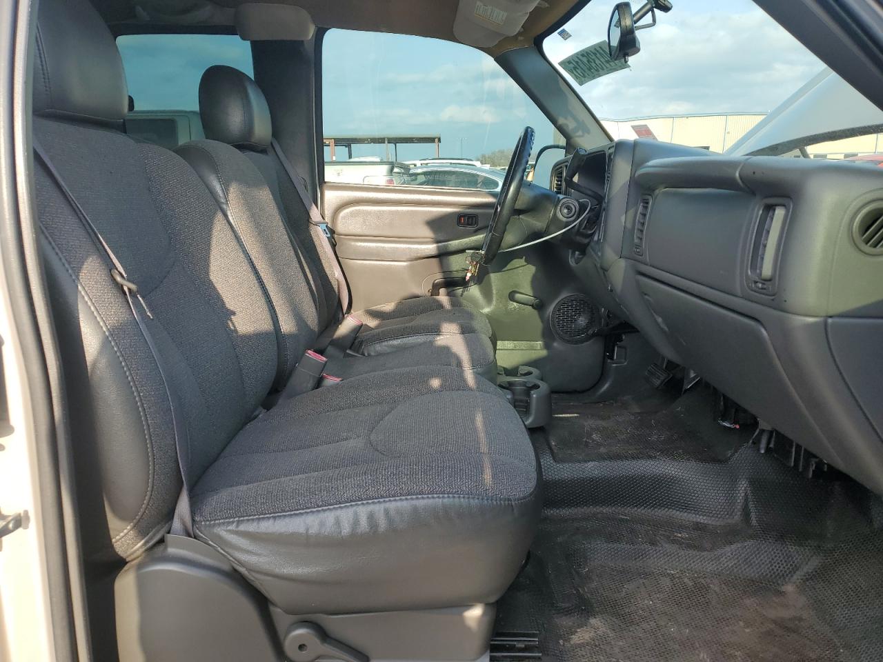 2005 Chevrolet Silverado VIN 1GCEC19X25Z163237 Copart auction photo, side damage thumbnail 7