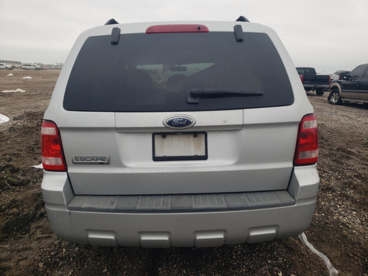 2008 Ford Escape VIN 1FMCU03108KD30657 Copart auction photo, front end / mechanical damage thumbnail 6
