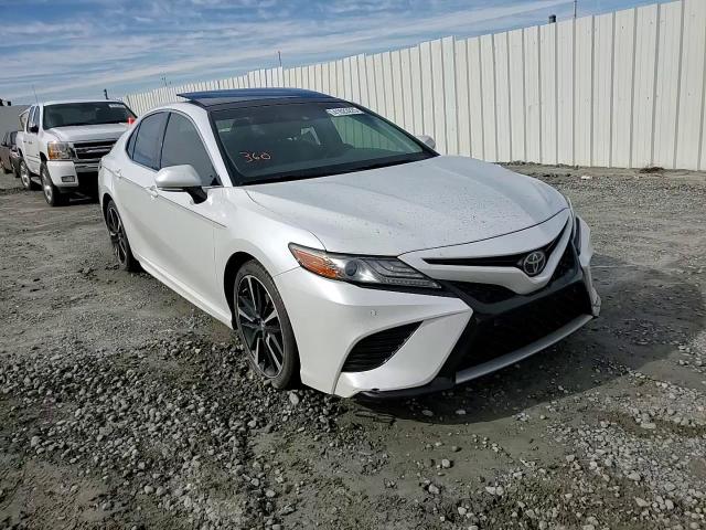 2018 Toyota Camry VIN 4T1B61HK2JU647914 Copart auction photo, vandalism / front end damage thumbnail 13