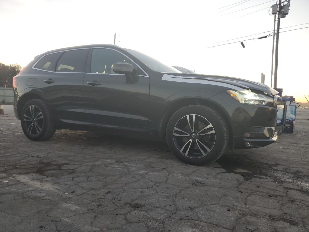 2018 Volvo XC60 VIN YV4102RK9J1018266 Copart auction photo, front end damage thumbnail 4