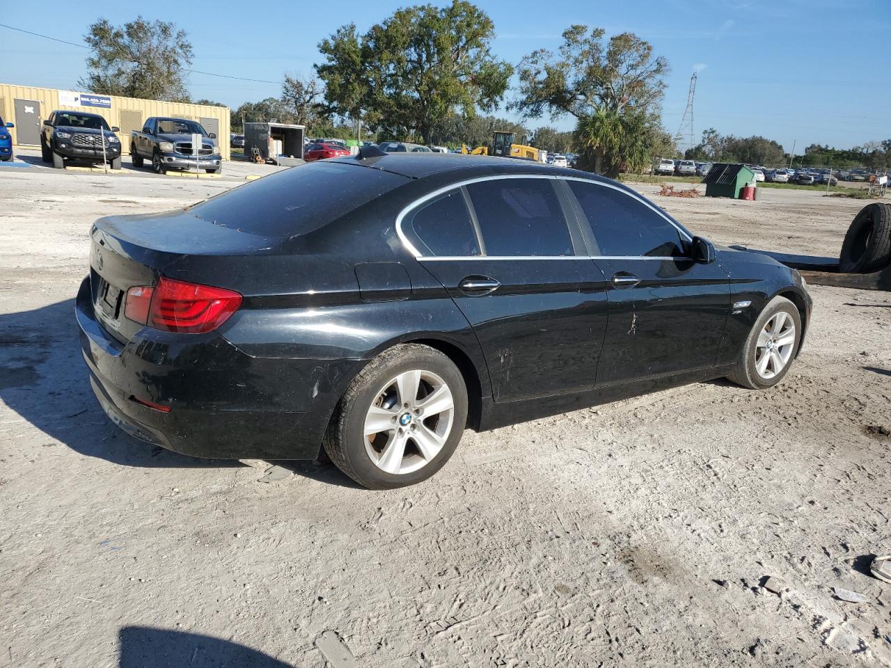 2012 BMW 5er VIN WBAXH5C5XCDW08680 Copart auction photo, minor dent/scratches damage thumbnail 5