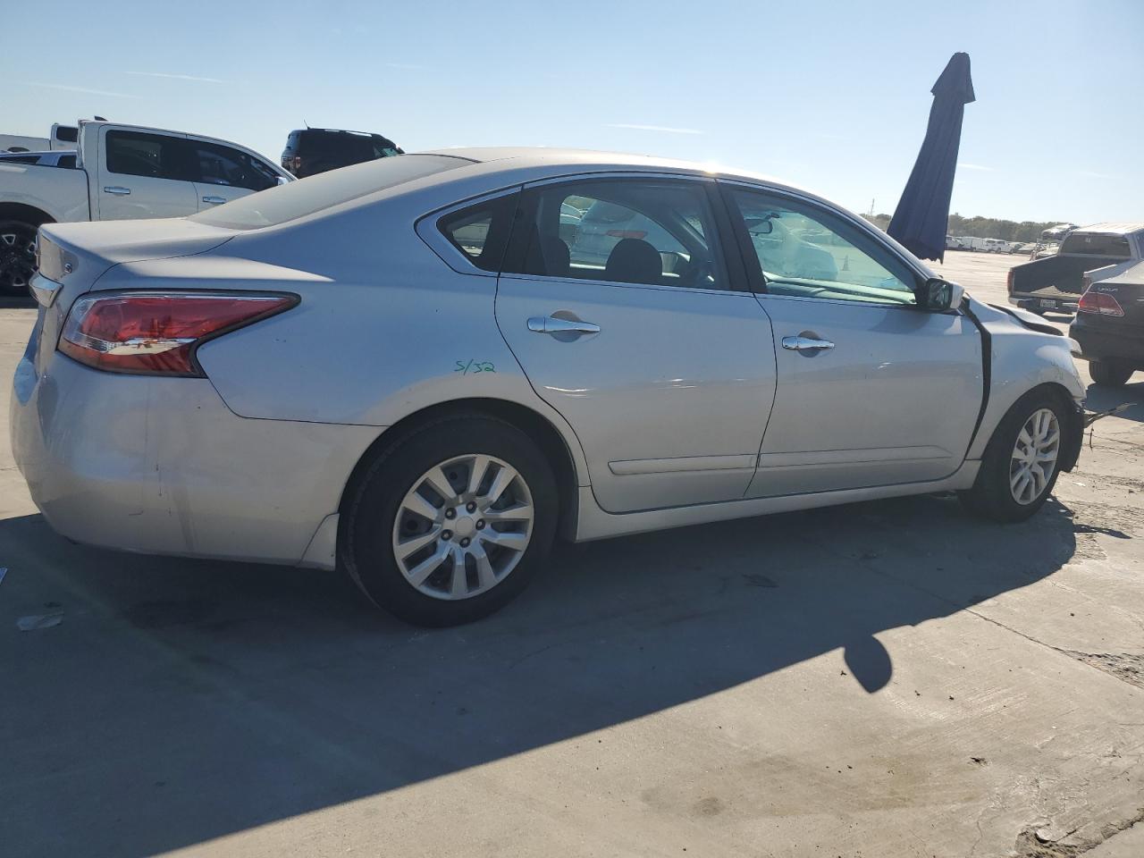 2015 Nissan Altima VIN 1N4AL3AP0FN909320 Copart auction photo, front end / side damage thumbnail 3