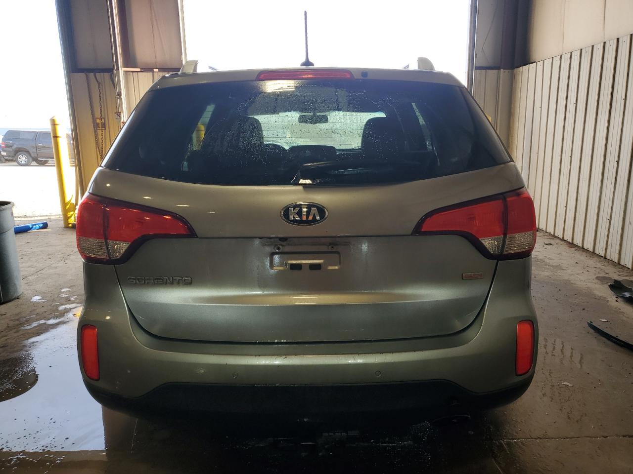 2015 KIA Sorento VIN 5XYKTCA61FG633680 Copart auction photo, front end / side damage thumbnail 6