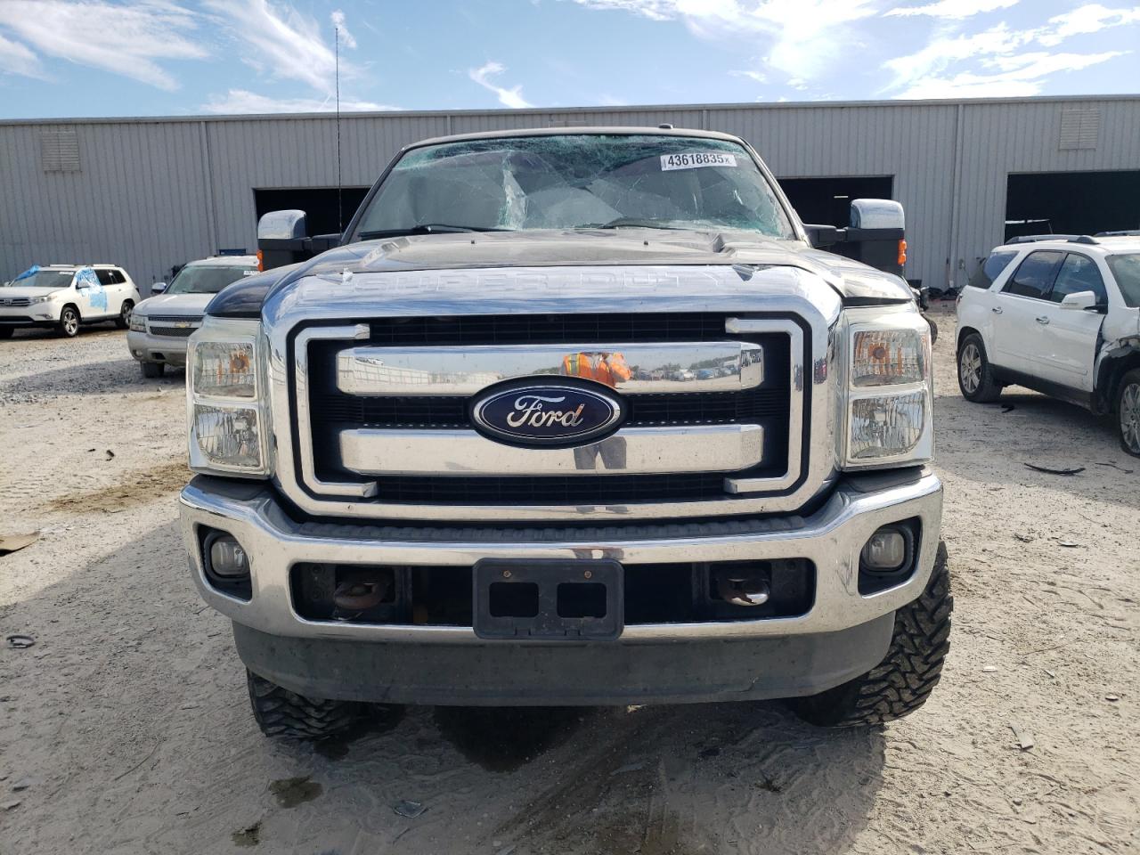 2012 Ford F250 VIN 1FT7W2BT8CEB48422 Copart auction photo, top/roof / front end damage thumbnail 5