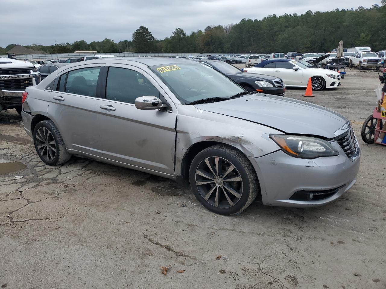 2013 Chrysler 200 VIN 1C3CCBBB0DN602473 Copart auction photo, all over / minor dent/scratches damage thumbnail 4