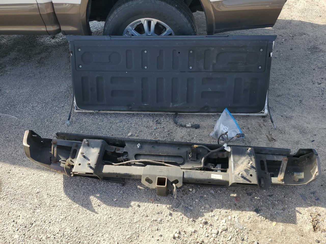 2015 Ford F-150 VIN 1FTEW1EP1FFB37549 Copart auction photo, rear end damage thumbnail 14