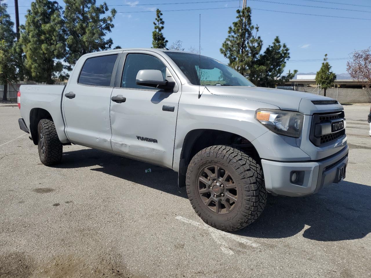 2017 Toyota Tundra VIN 5TFDY5F1XHX612071 Copart auction photo, rear end / undercarriage damage thumbnail 4