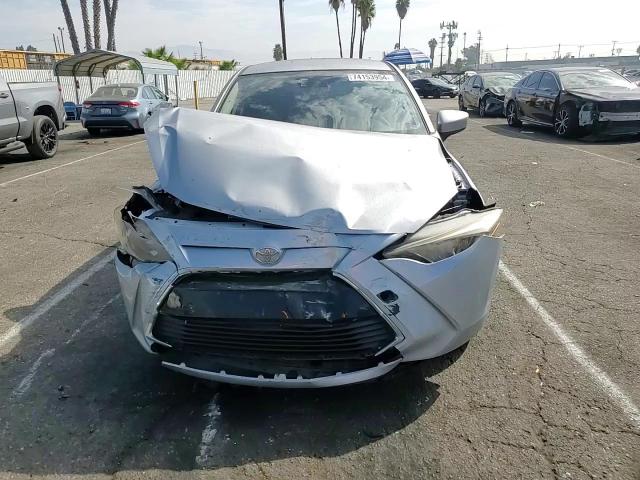 2018 Toyota Yaris VIN 3MYDLBYV2JY301074 Copart auction photo, front end / minor dent/scratches damage thumbnail 10