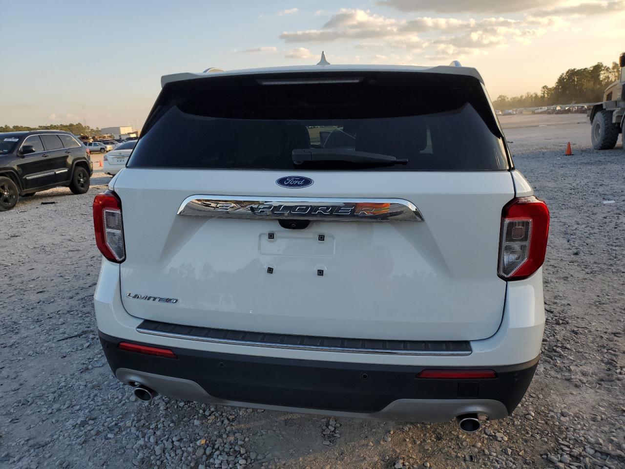 2022 Ford Explorer VIN 1FMSK7FH9NGA71622 Copart auction photo, side / front end damage thumbnail 6