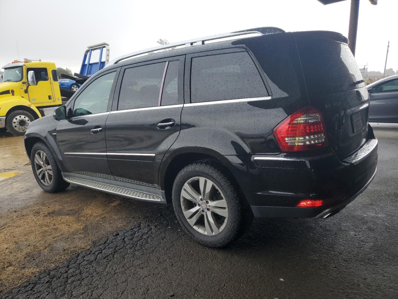 2011 Mercedes-Benz GL-klasse VIN 4JGBF2FE0BA748942 Copart auction photo, front end damage thumbnail 2