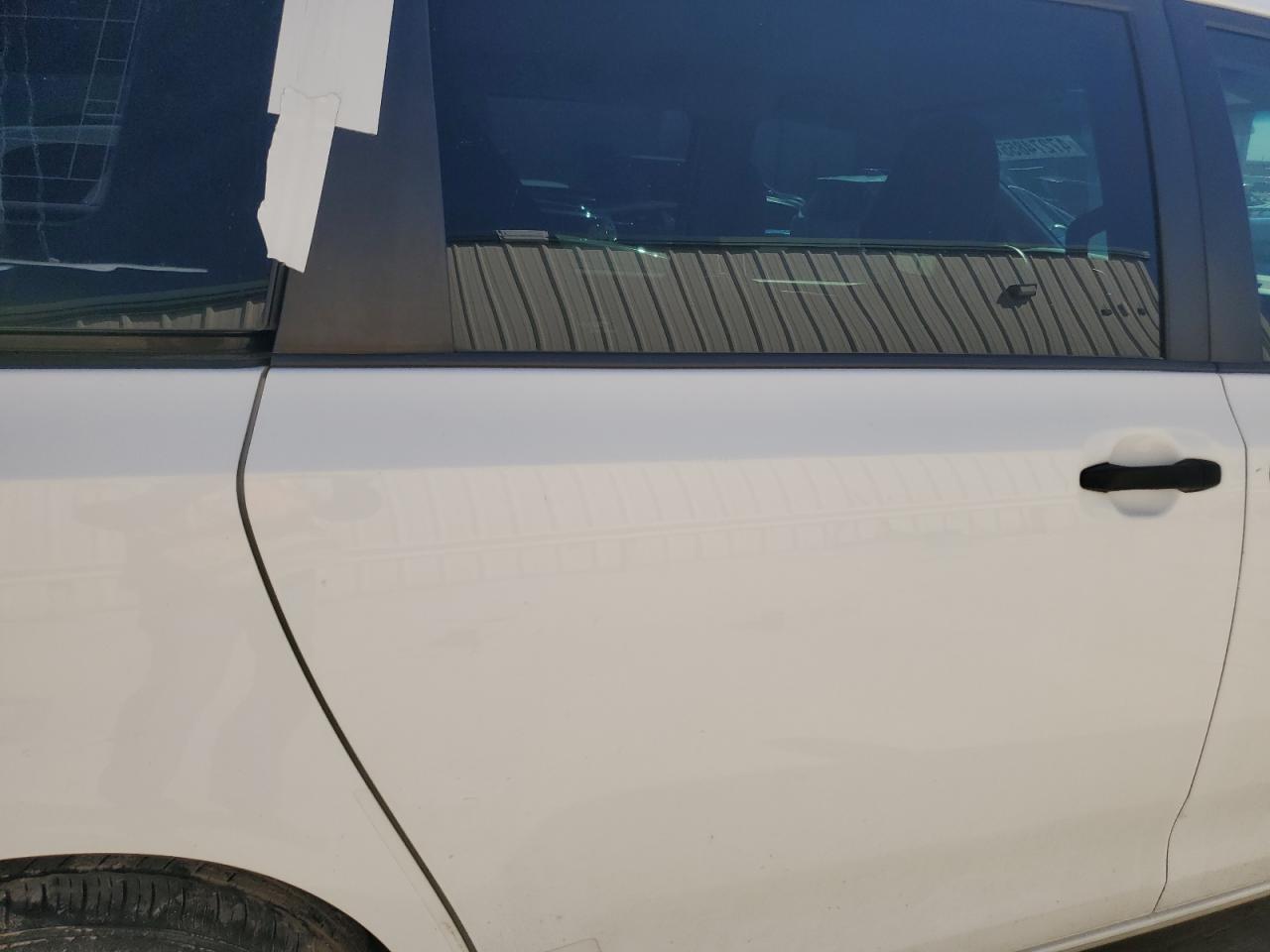 2017 Toyota Sienna VIN 5TDZZ3DCXHS890616 Copart auction photo, side damage thumbnail 11