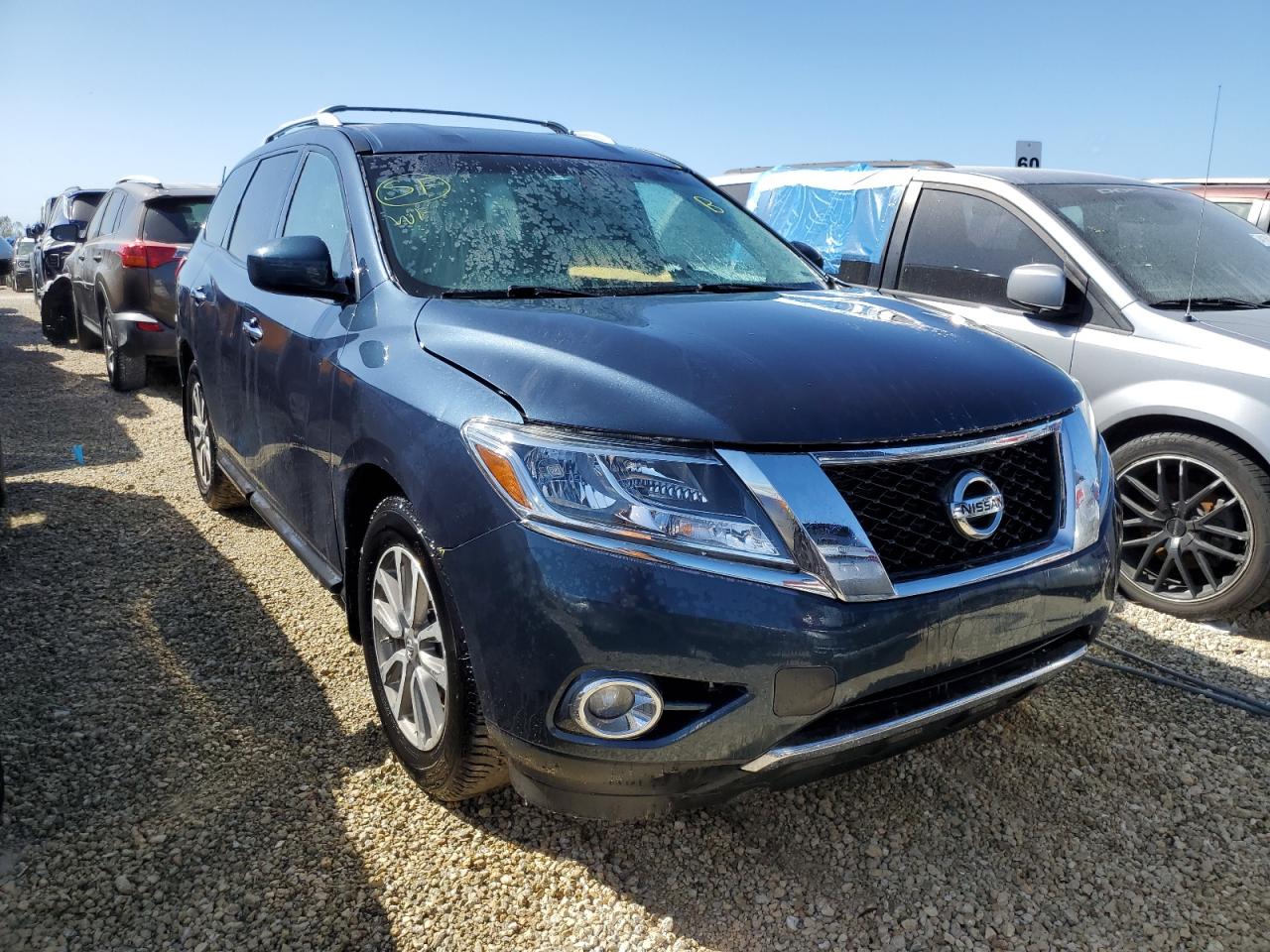 2016 Nissan Pathfinder VIN 5N1AR2MN2GC604374 Copart auction photo, water/flood damage thumbnail 4