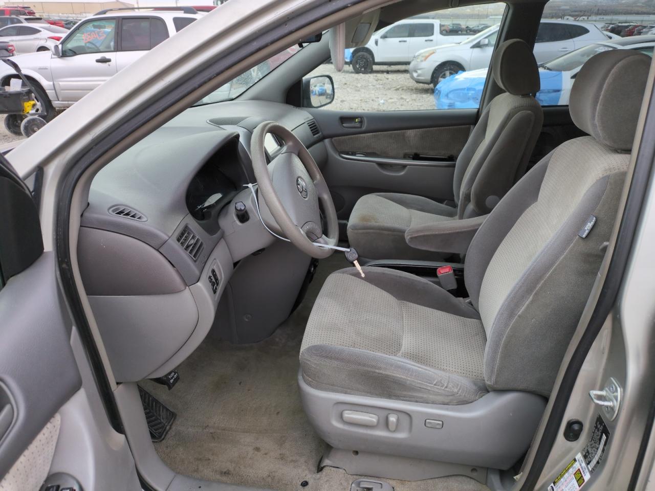 2008 Toyota Sienna VIN 5TDZK23C38S190176 Copart auction photo, rear end damage thumbnail 7