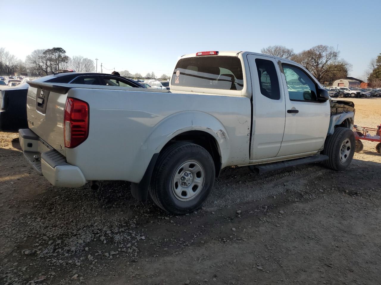 2018 Nissan Navara (Frontier) VIN 1N6BD0CT3JN710918 Copart auction photo, front end / side damage thumbnail 3