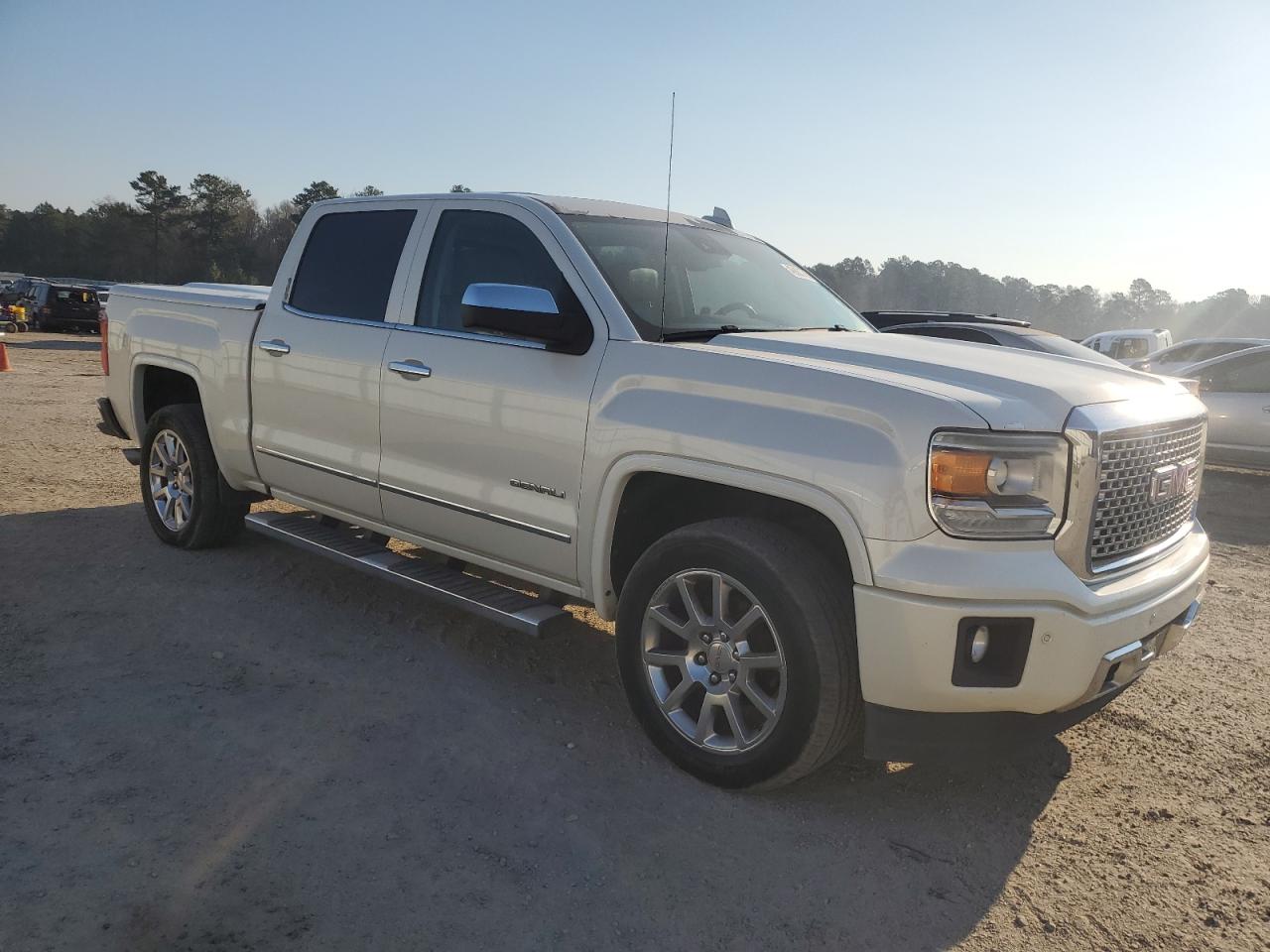 2015 GMC Sierra VIN 3GTU2WEC4FG338801 Copart auction photo, normal wear damage thumbnail 4