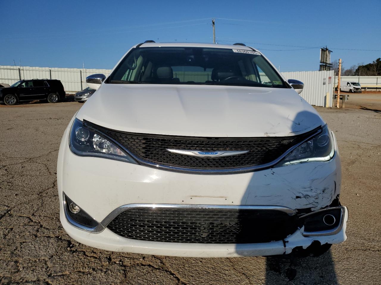 2018 Chrysler Pacifica VIN 2C4RC1GG3JR233143 Copart auction photo, front end / side damage thumbnail 5