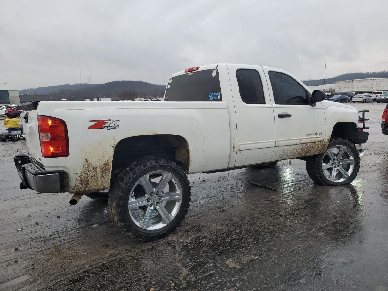 2013 Chevrolet Silverado VIN 1GCRKSE72DZ174981 Copart auction photo, front end / undercarriage damage thumbnail 3