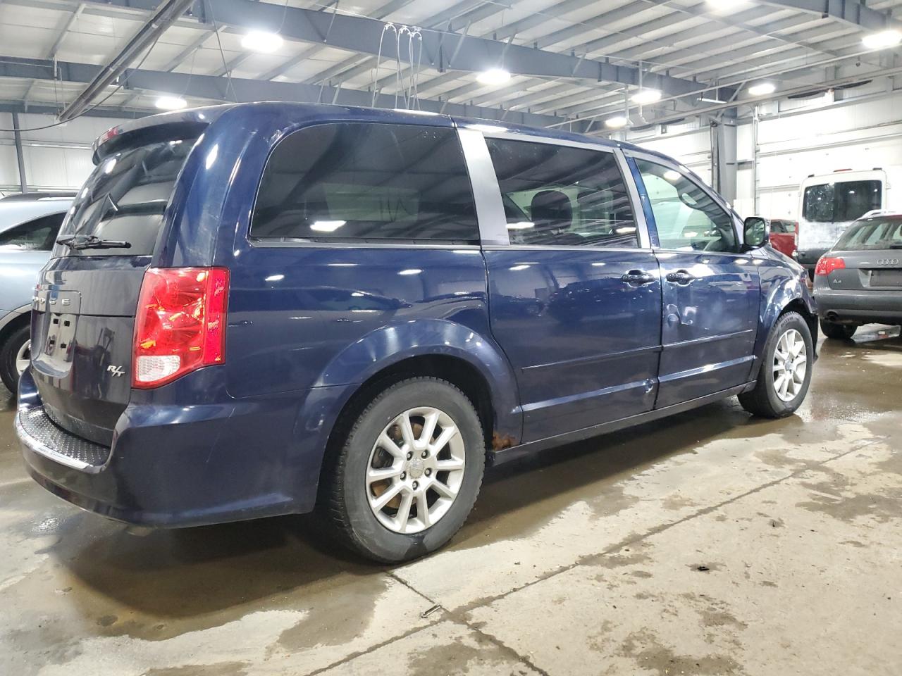 2013 Dodge Caravan VIN 2C4RDGEG4DR567575 Copart auction photo, front end / side damage thumbnail 3