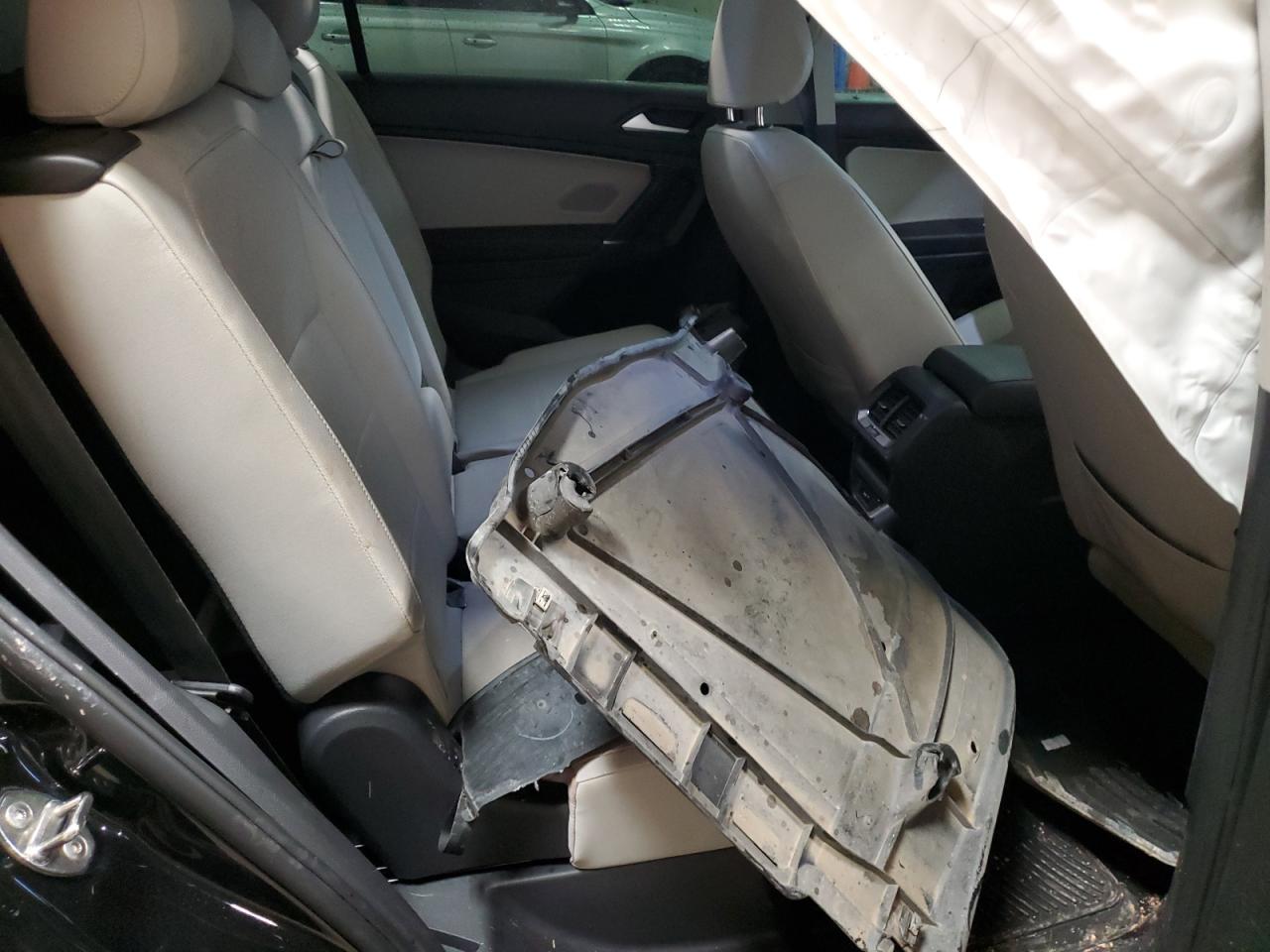 2020 Volkswagen Tiguan VIN 3VV3B7AX5LM158851 Copart auction photo, front end / side damage thumbnail 11
