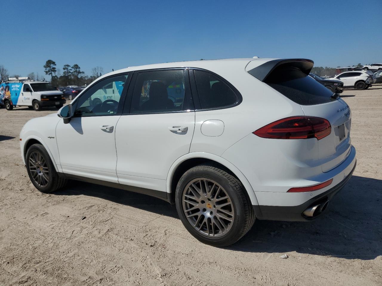 2017 Porsche Cayenne VIN WP1AE2A28HLA68265 Copart auction photo, normal wear / minor dent/scratches damage thumbnail 2