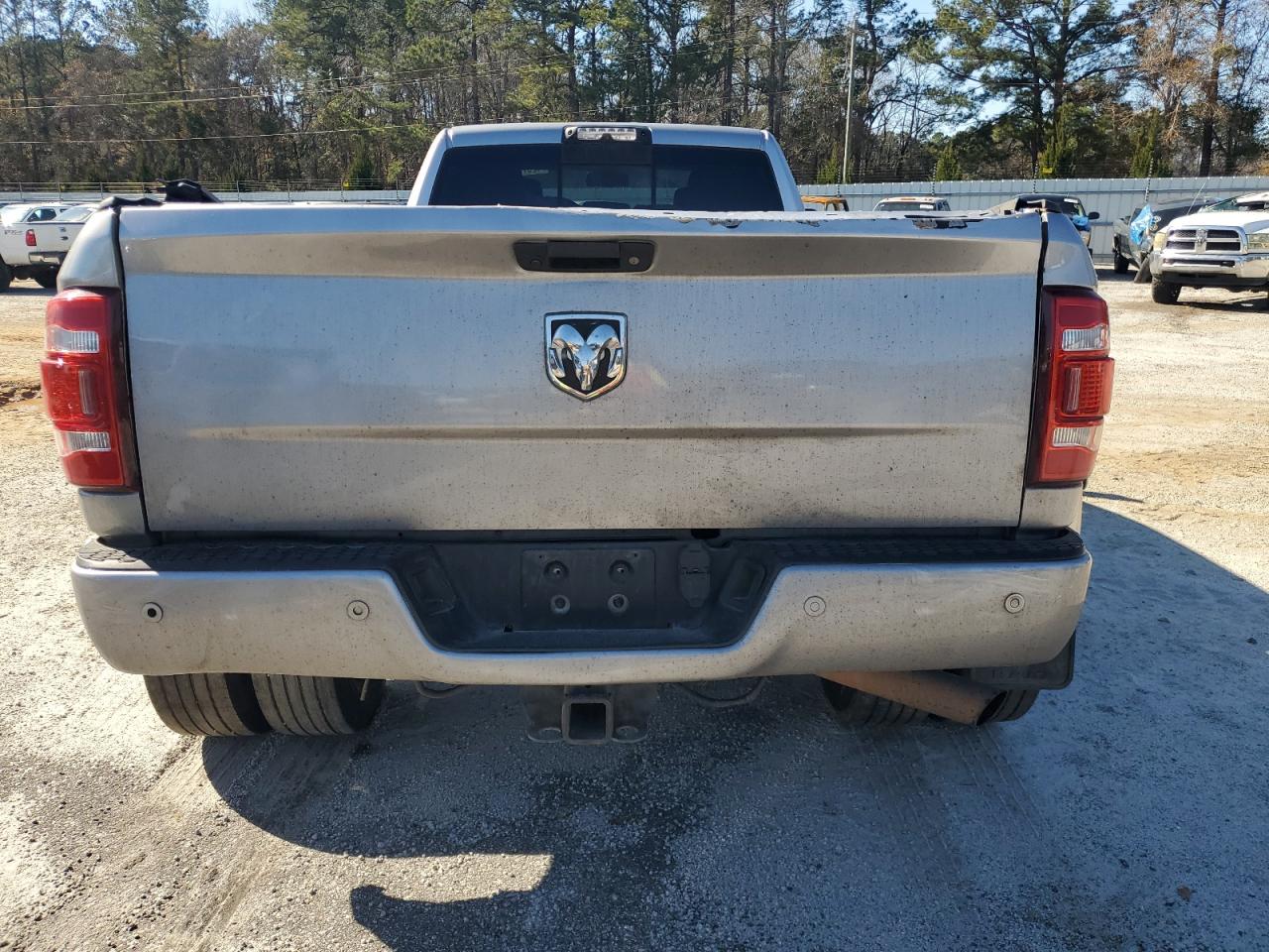 2017 RAM 3500 VIN 3C63RRJL7HG603137 Copart auction photo, front end damage thumbnail 6