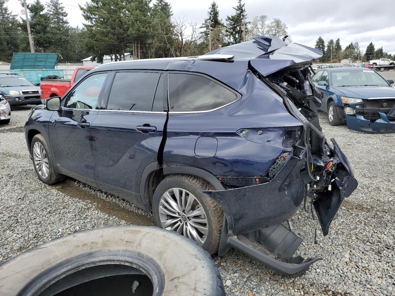 2022 Toyota Highlander VIN 5TDEBRCH8NS083350 Copart auction photo, rear end / side damage thumbnail 2